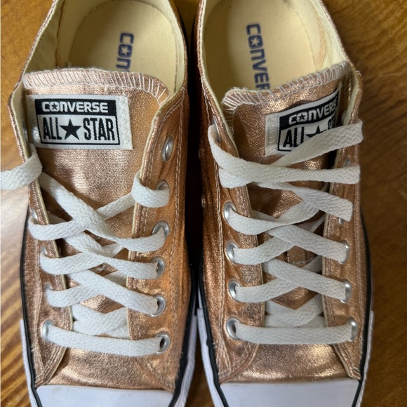 Converse Metallic Gold/Brass Sneakers EUC 7 men’s 9 women’s EUR 40 - Picture 4 of 8
